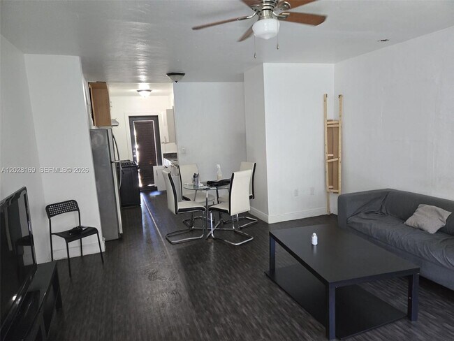 Building Photo - 7035 Rue Granville Unit 2