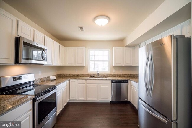 Building Photo - Beautiful 3 Bedroom House in Spotsylvania