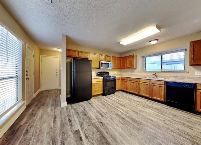 Building Photo - 7301 Seascape Dr
