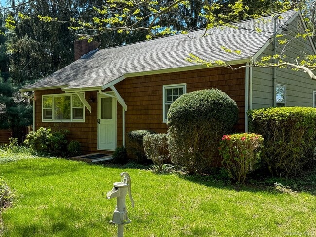 Photo - 8415 Soundview Ave