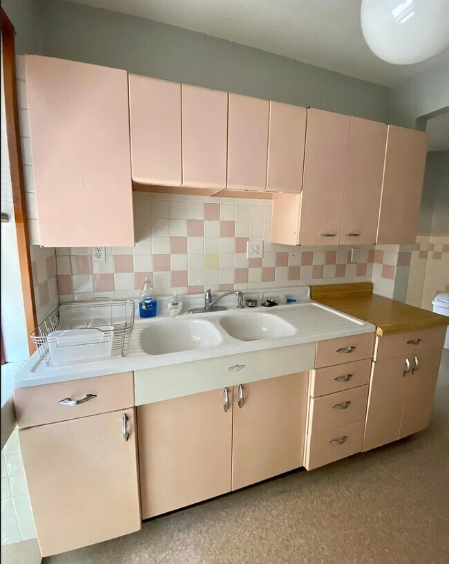Photo - 4937-4939-4939 Winona Ave Unit 4939