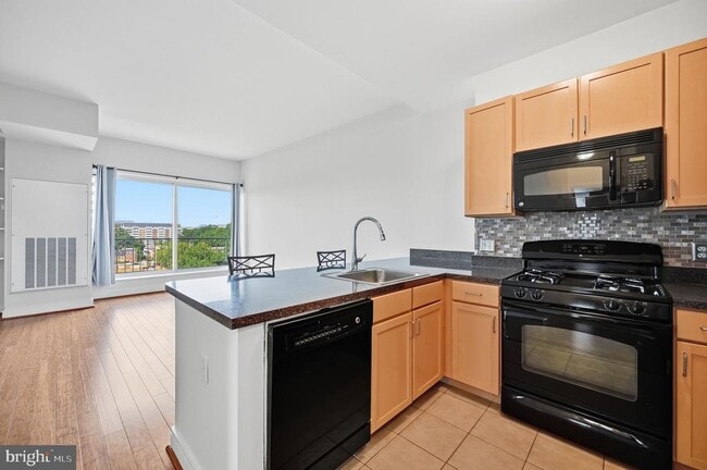 Building Photo - 800 4th St SW Unit S821