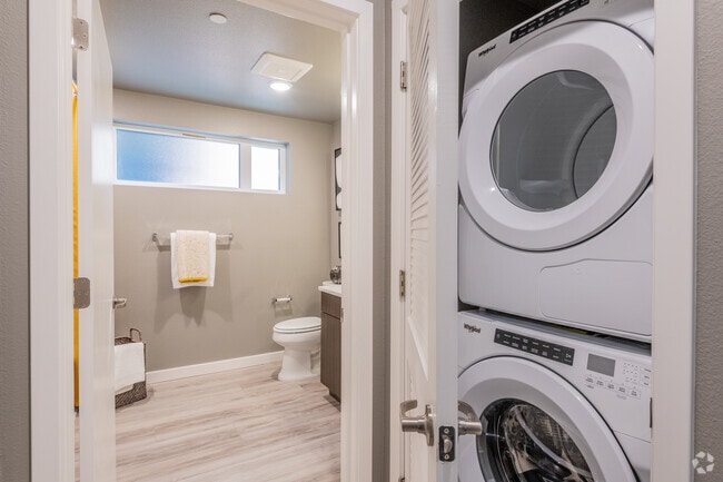 1 BR, 1 BA – 686 SQ FT