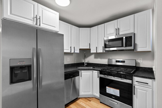Building Photo - 2518 E Fayette St Rental