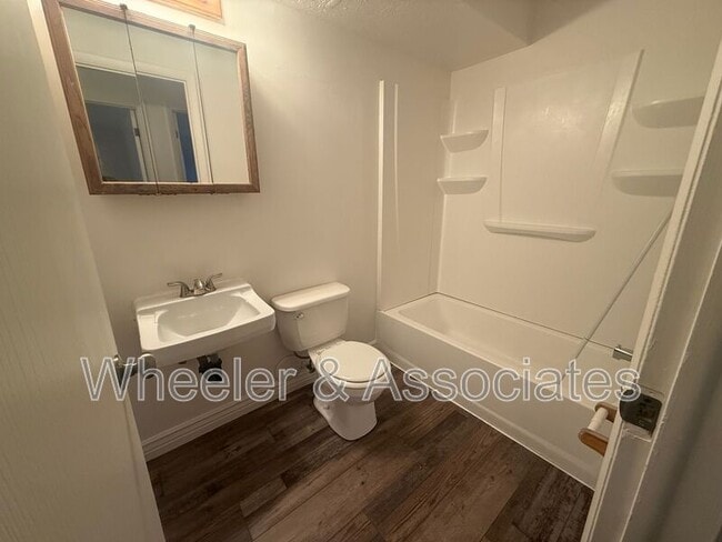 Photo - 2650 Jefferson Ave Unidad #8