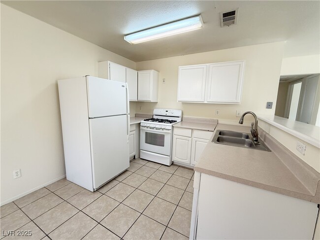Building Photo - 4672 Krissylouise Way Unit B Rental
