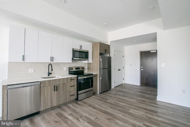 Building Photo - 1420 Point Breeze Ave Unit 406