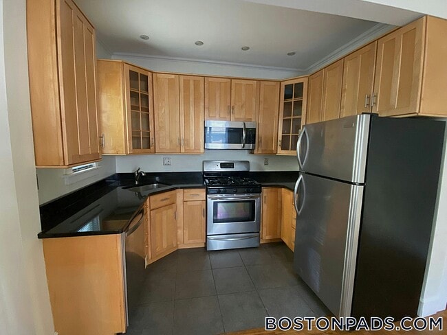 Building Photo - 22-24 Eastburn St. Rental