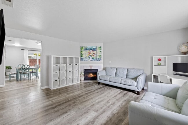 Photo - AVAILABLE SEPTEMBER!!!! Beautiful 3bed/2bath house in Pasco, Washington. - APPLY NOW!!!