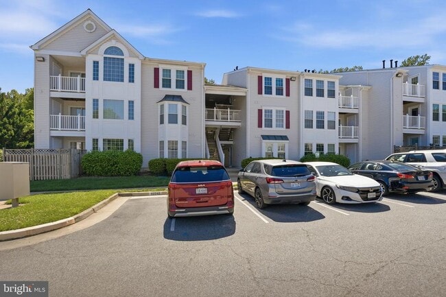 Building Photo - 9224 Cardinal Forest Ln Unit J