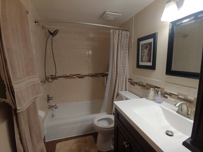 Bathroom - 5578 Burnside Dr Unit 8