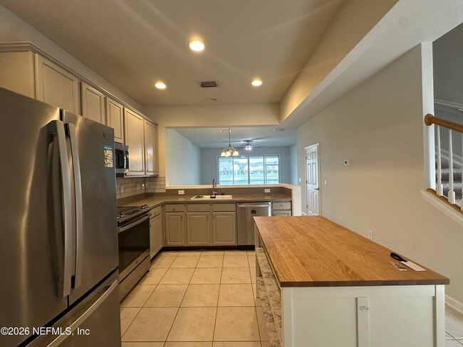 Photo - 7034 Roundleaf Dr