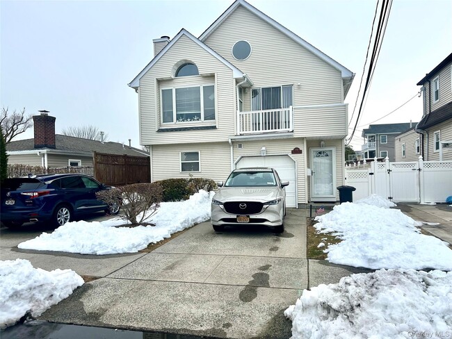 Building Photo - 259 Lincoln Blvd Unit UPPER DUPLEX