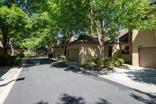Photo - 830 E Riverpark Ln