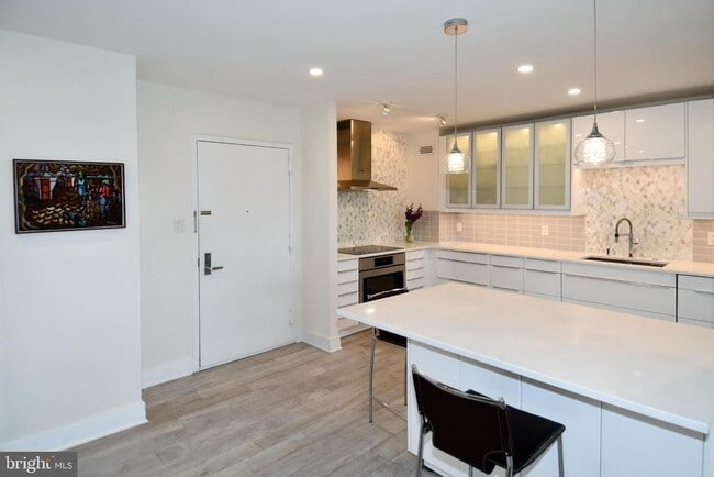 Photo - 200 N Pickett St Unit 1605