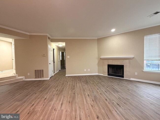 Building Photo - 666 Gateway Dr SE Unit 501