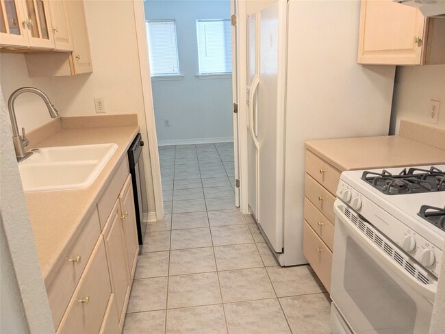 Photo - 1005 Rosepoint Dr