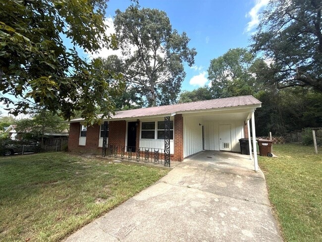 710 Greenbriar Dr