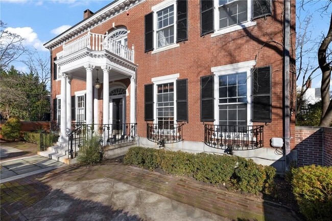 Photo - 72 Manning St