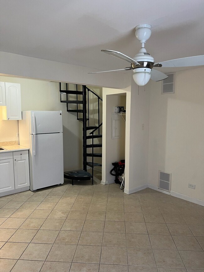 Photo - 24 Jamaica Colony Unit 3