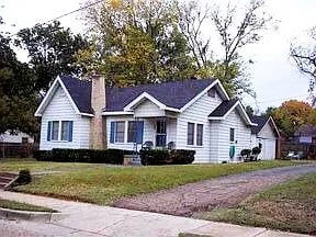 Building Photo - 616 Riverside Dr Unit 616A