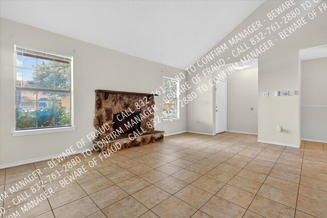 Photo - 2031 Towngate Dr
