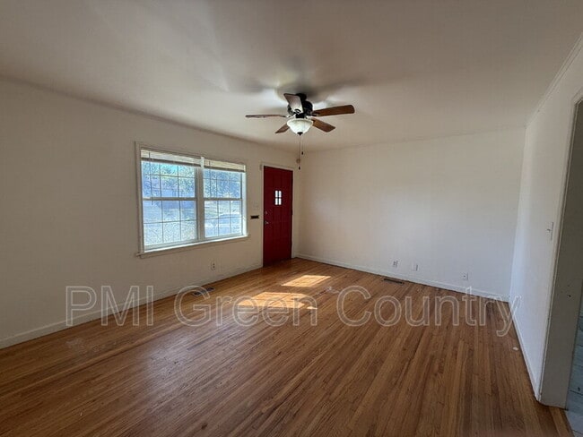 Photo - 6407 E King St