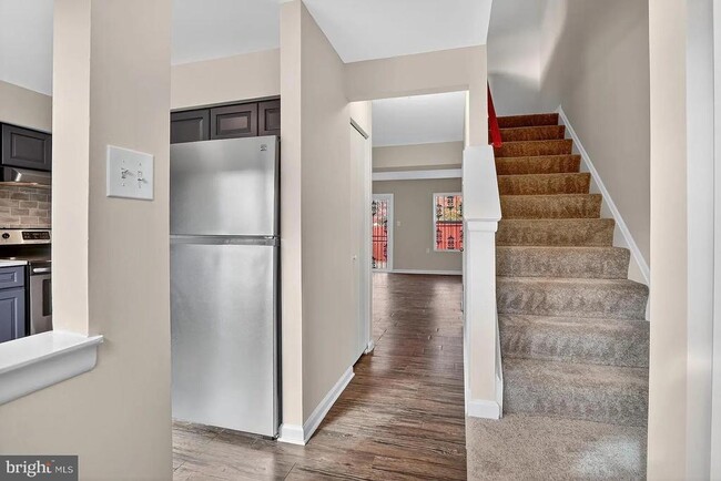 Photo - 814 Showell Ct