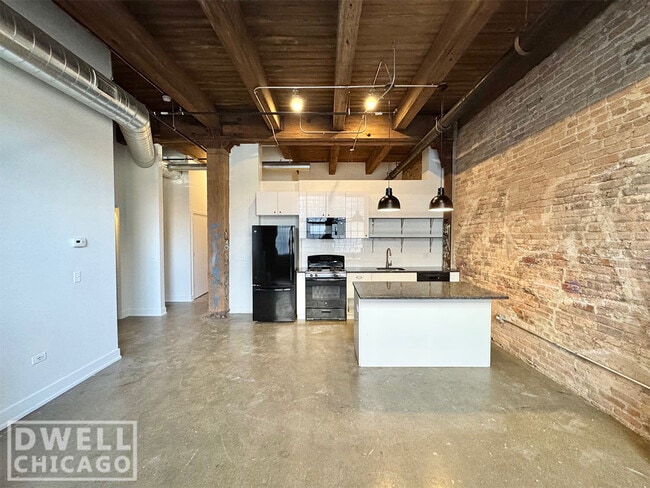 Building Photo - 1515 W 15th St Rental
