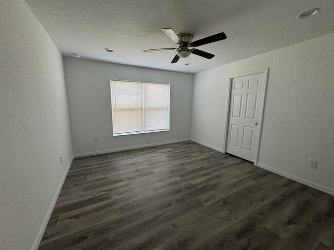 Photo - 6 Maple Course