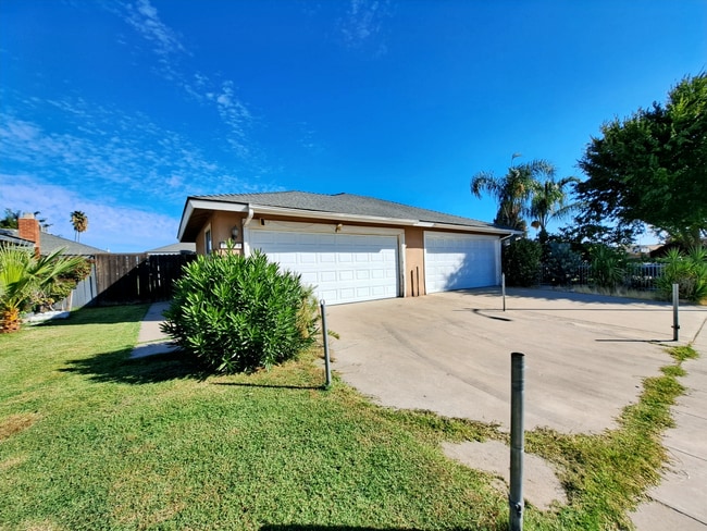 Photo - Spacious 3-Bedroom Home Steps from Addams ...