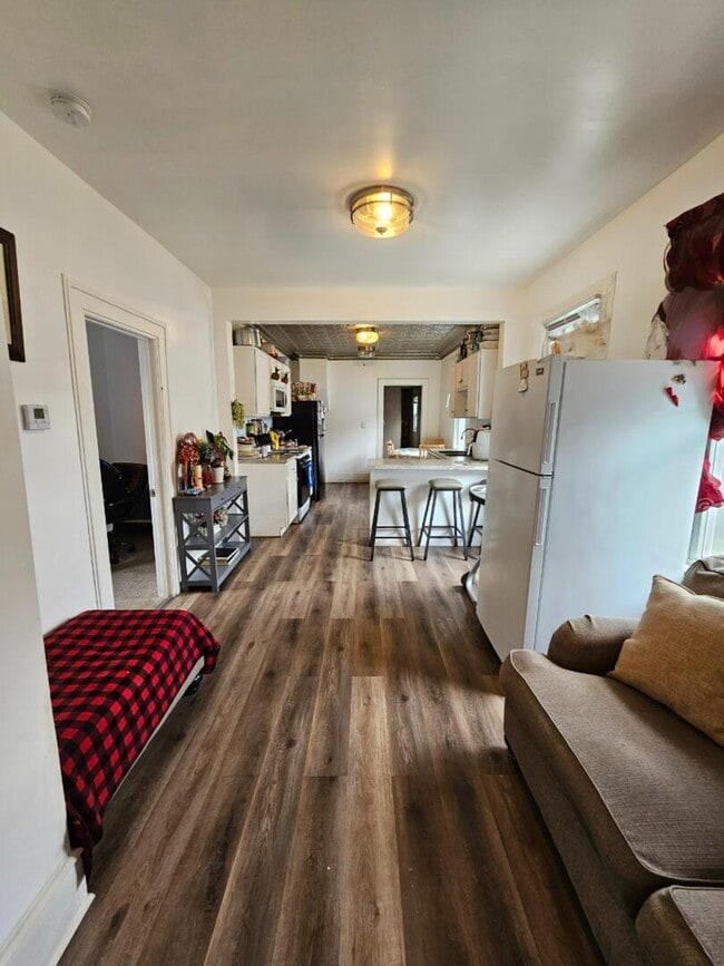 Photo - 454 S Des Plaines St