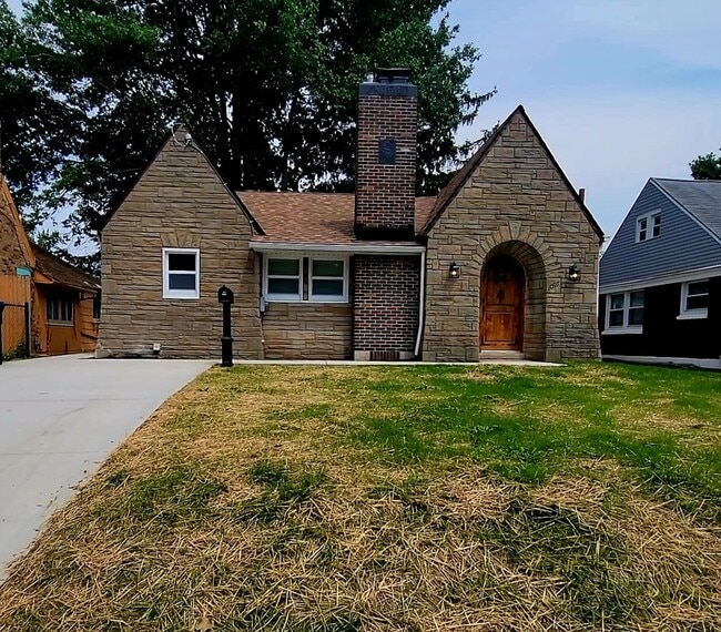 Photo - 1097 Himelright Blvd House