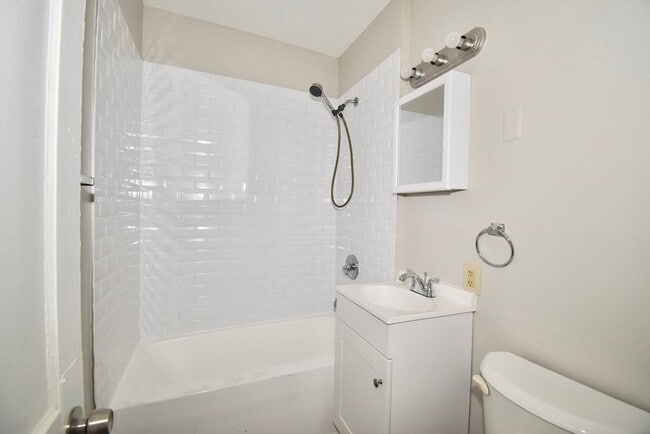 Photo - 30 Sachem St Unit Apt 2R