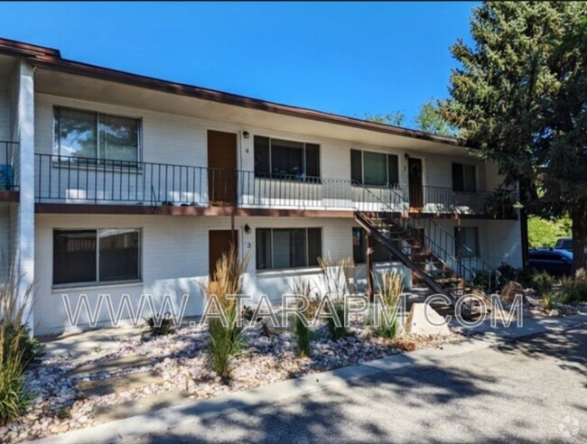 Building Photo - 461 Locust St Unit Apt 3  3