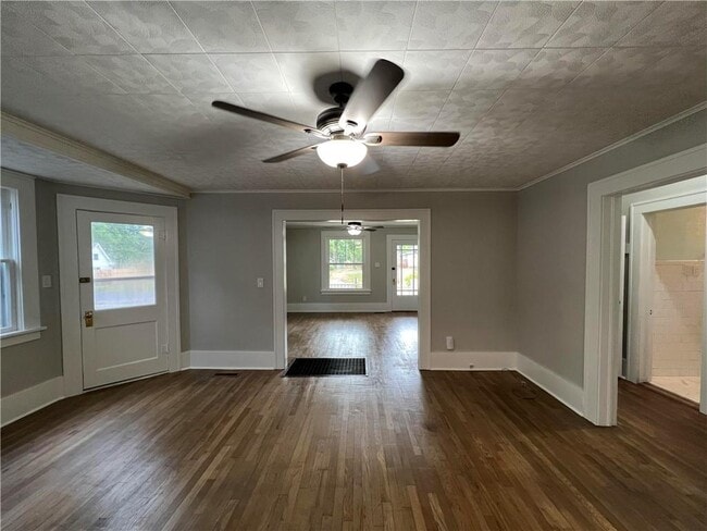 Photo - 410 E Tulsa St