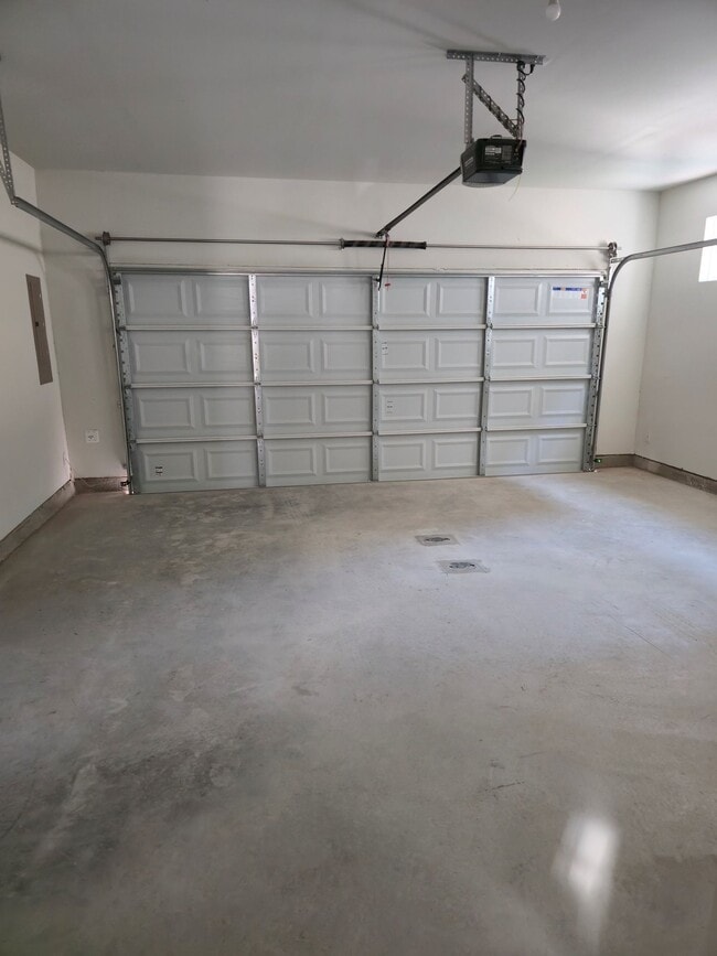 Photo - 808 Meadowcrest Dr