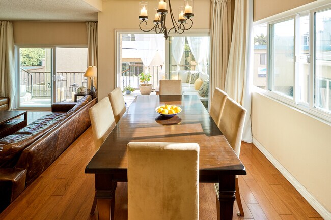 Photo - 817 10th St Unidad 206