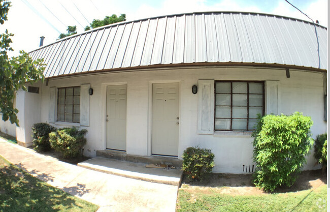 Building Photo - 1210 Pecan Blvd Rental