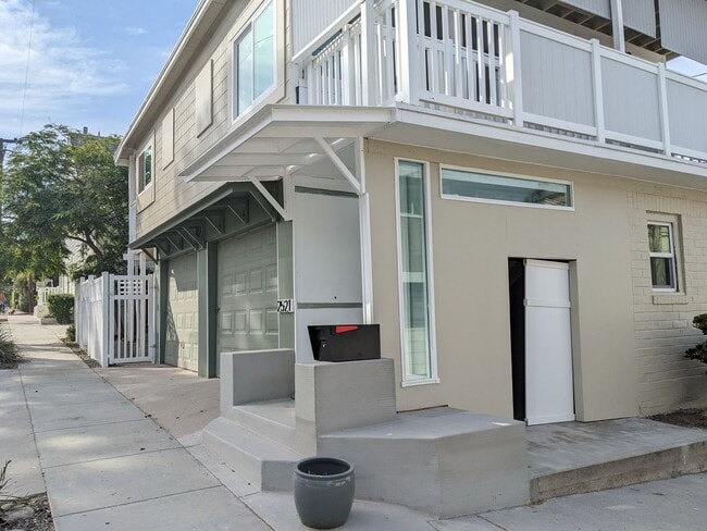 Photo - 1 Bedroom Beach Cottage in Coveted Corona Del Mar!