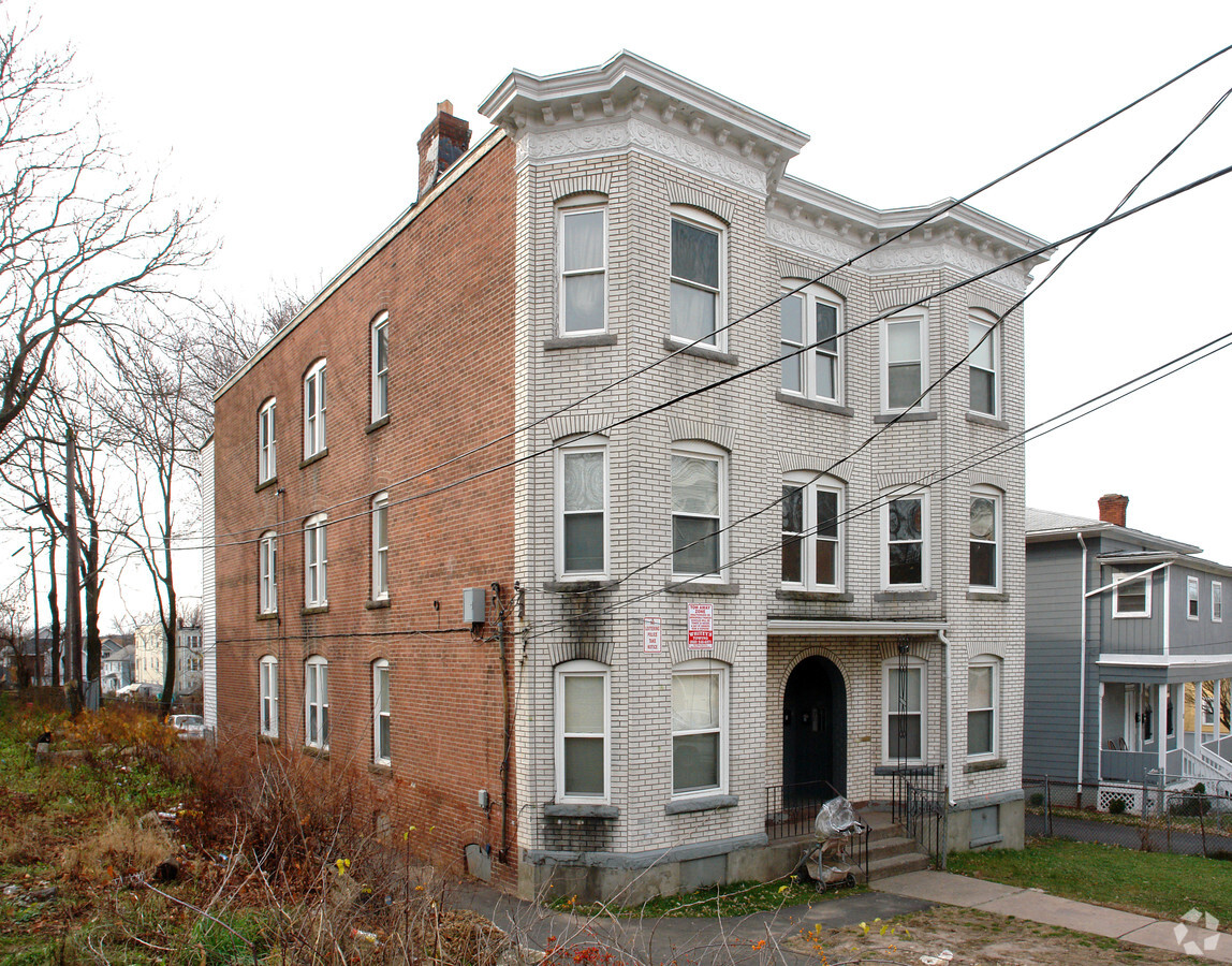 Photo - 15-17 Hamilton St Apartments