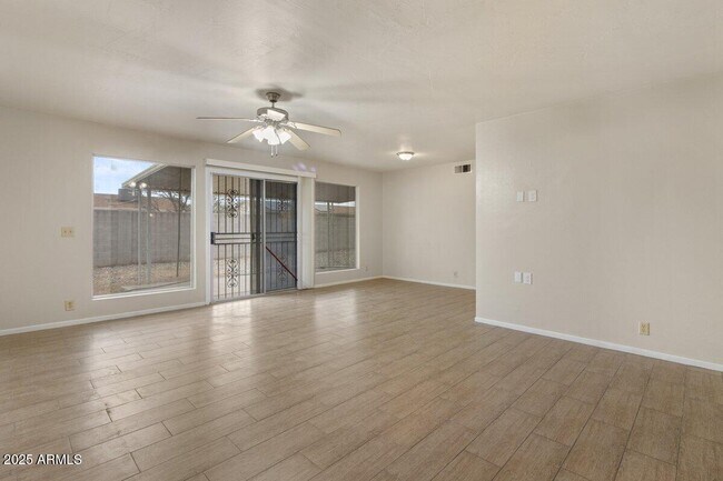 Photo - 7120 W Sunnyslope Ln