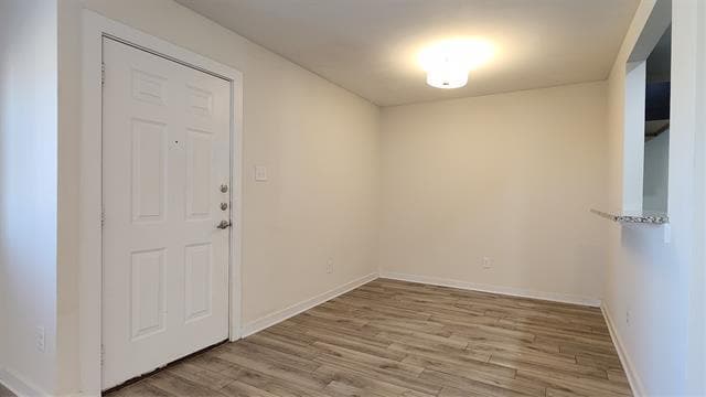 Photo - 931 Robineta Ln