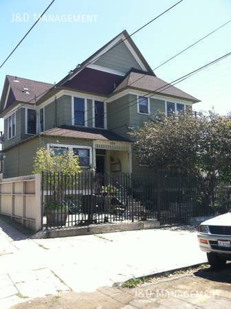 Building Photo - 505 21st St Unit 3 Rental