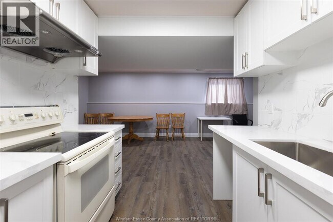 Photo - 1044 Lena Ave