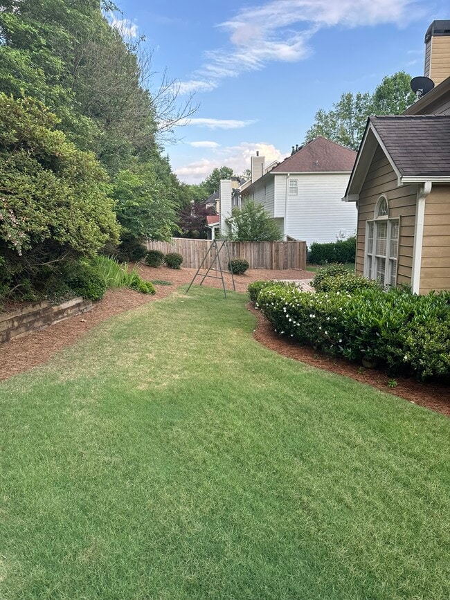 Photo - 420 White Rose Trce