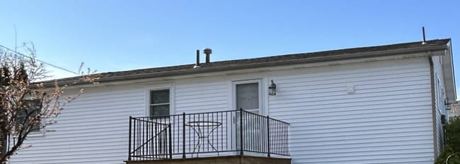 Building Photo - 0 Lakeview Dr Rental