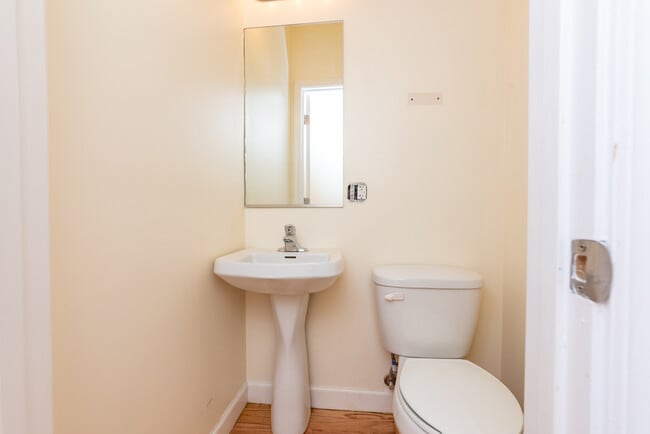 Photo - 2415 W 24th St Unit 6