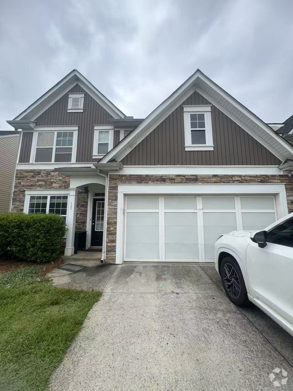 Building Photo - 3282 Briaroak Dr Rental