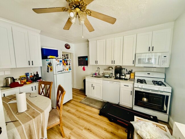 Building Photo - 150 Columbus Ave Unit 1 Rental